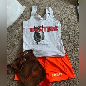 HOOTERS COSTUME